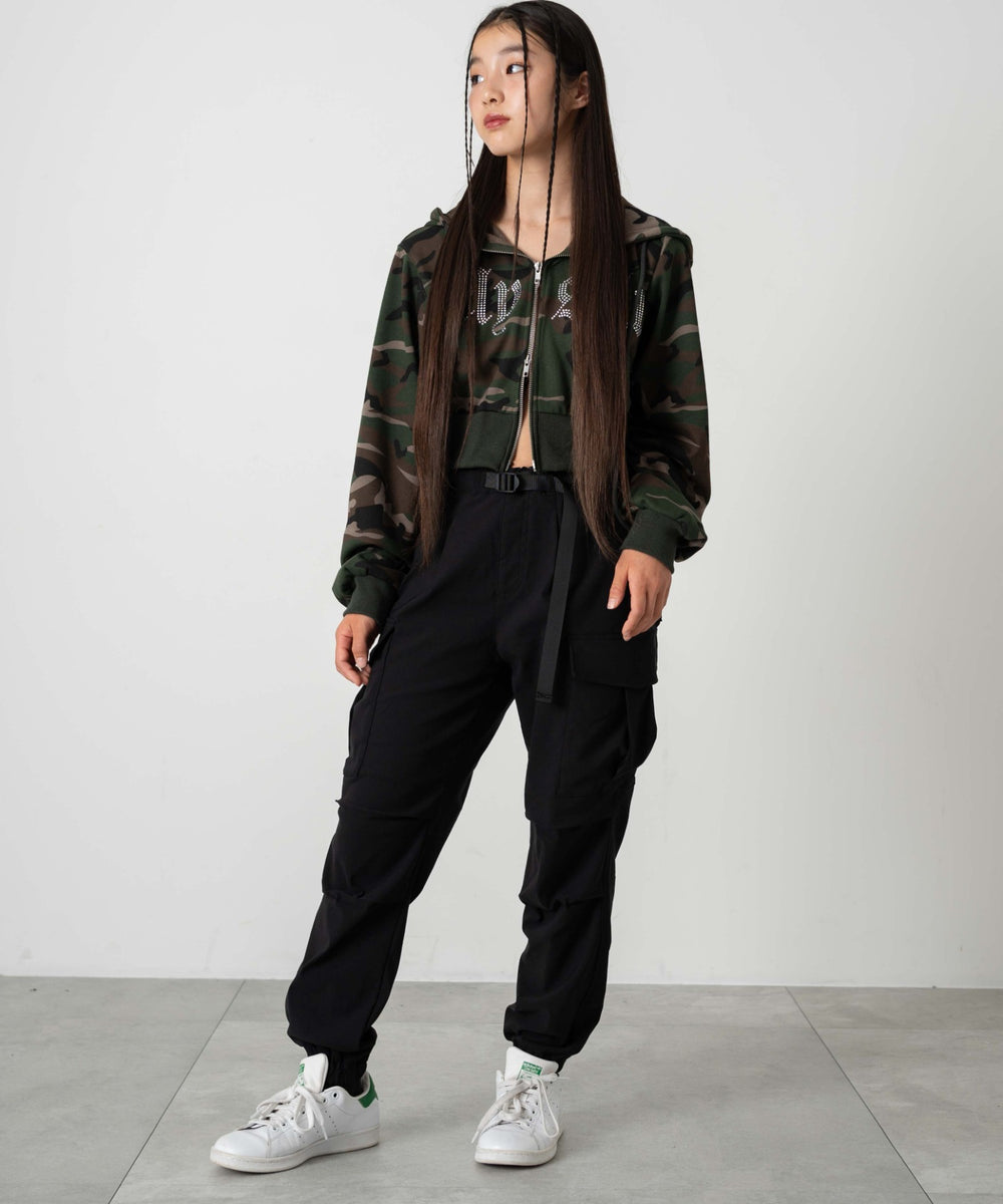 ブラック モデル：153cm サイズ150cm着用