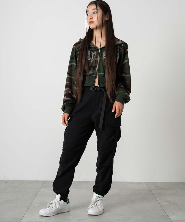 ブラック モデル：153cm サイズ150cm着用