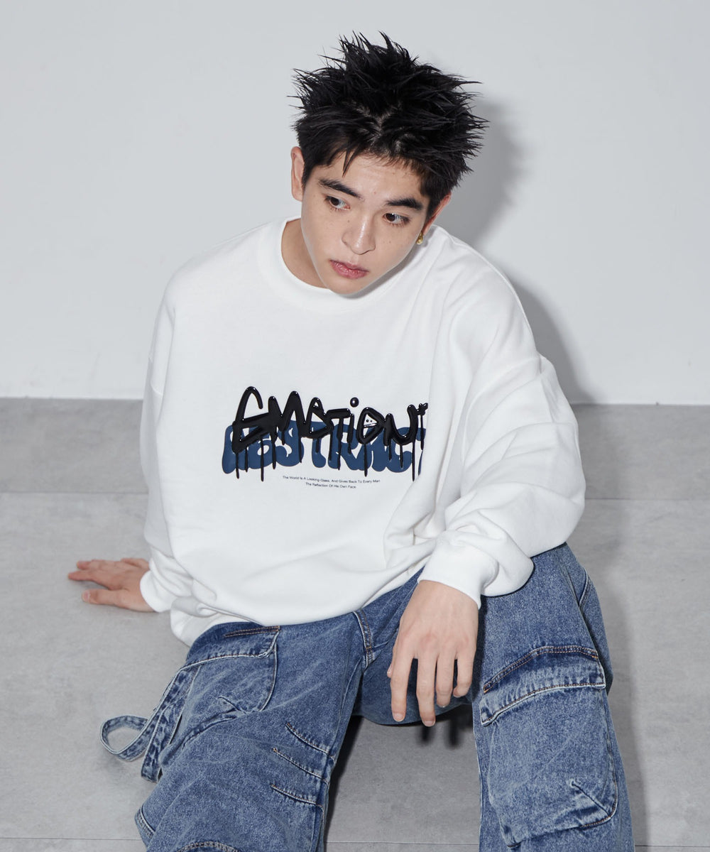 ホワイト 　モデル:180cm L着用