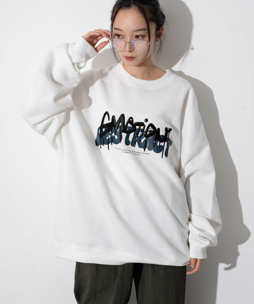 ホワイト　モデル:161cm L着用