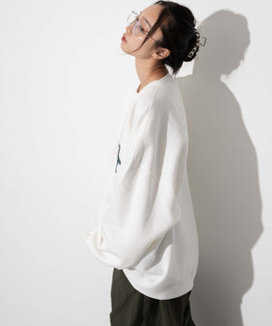 ホワイト　モデル:161cm L着用