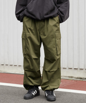 カーキ モデル：180cm L着用