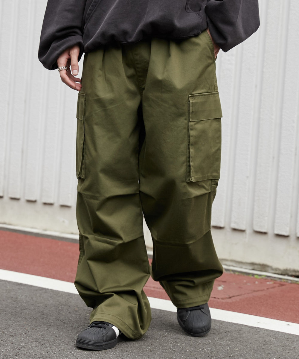 カーキ モデル：180cm L着用