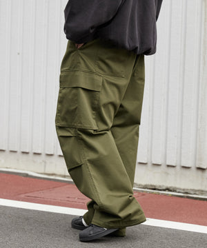 カーキ モデル：180cm L着用