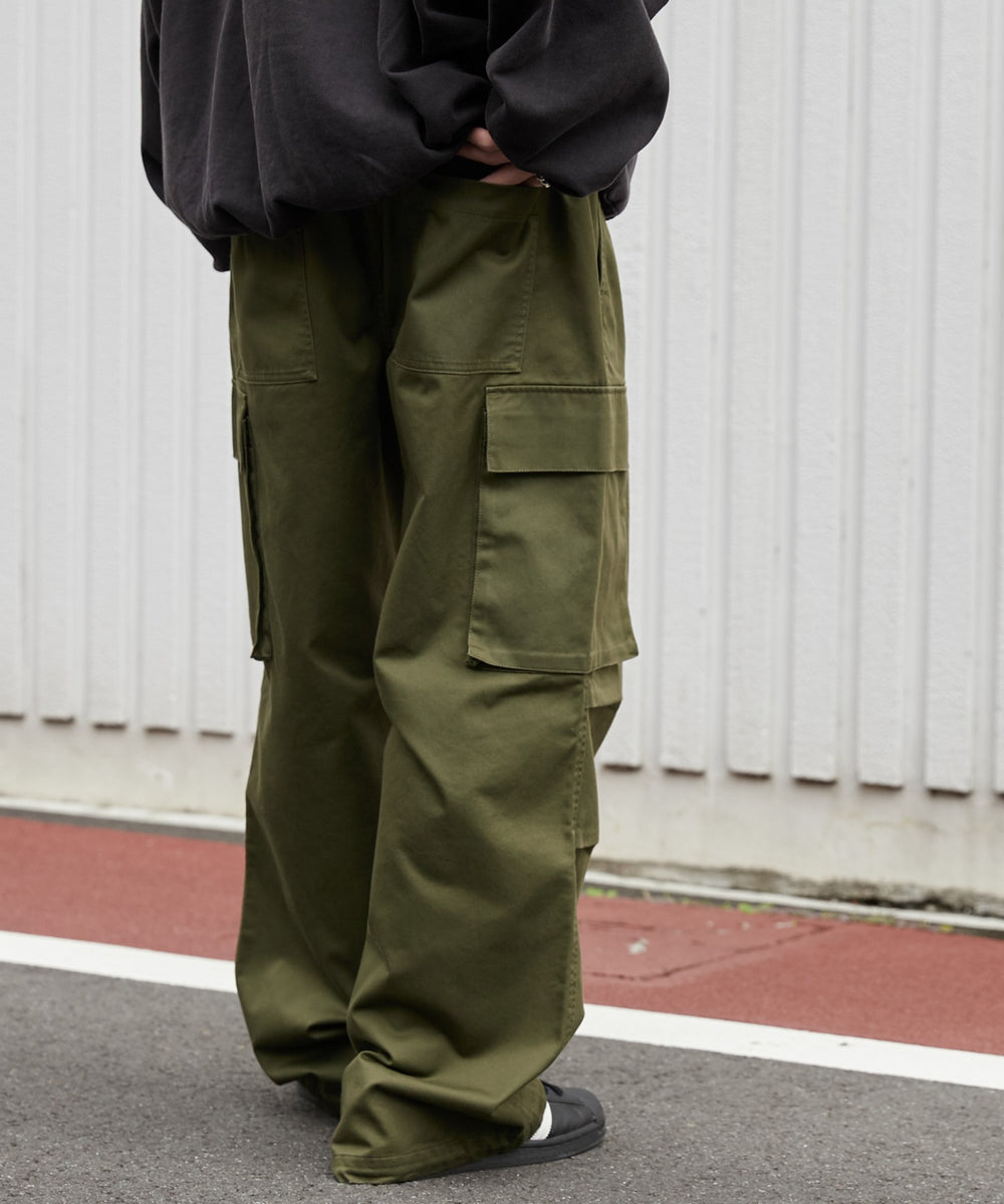 カーキ モデル：180cm L着用