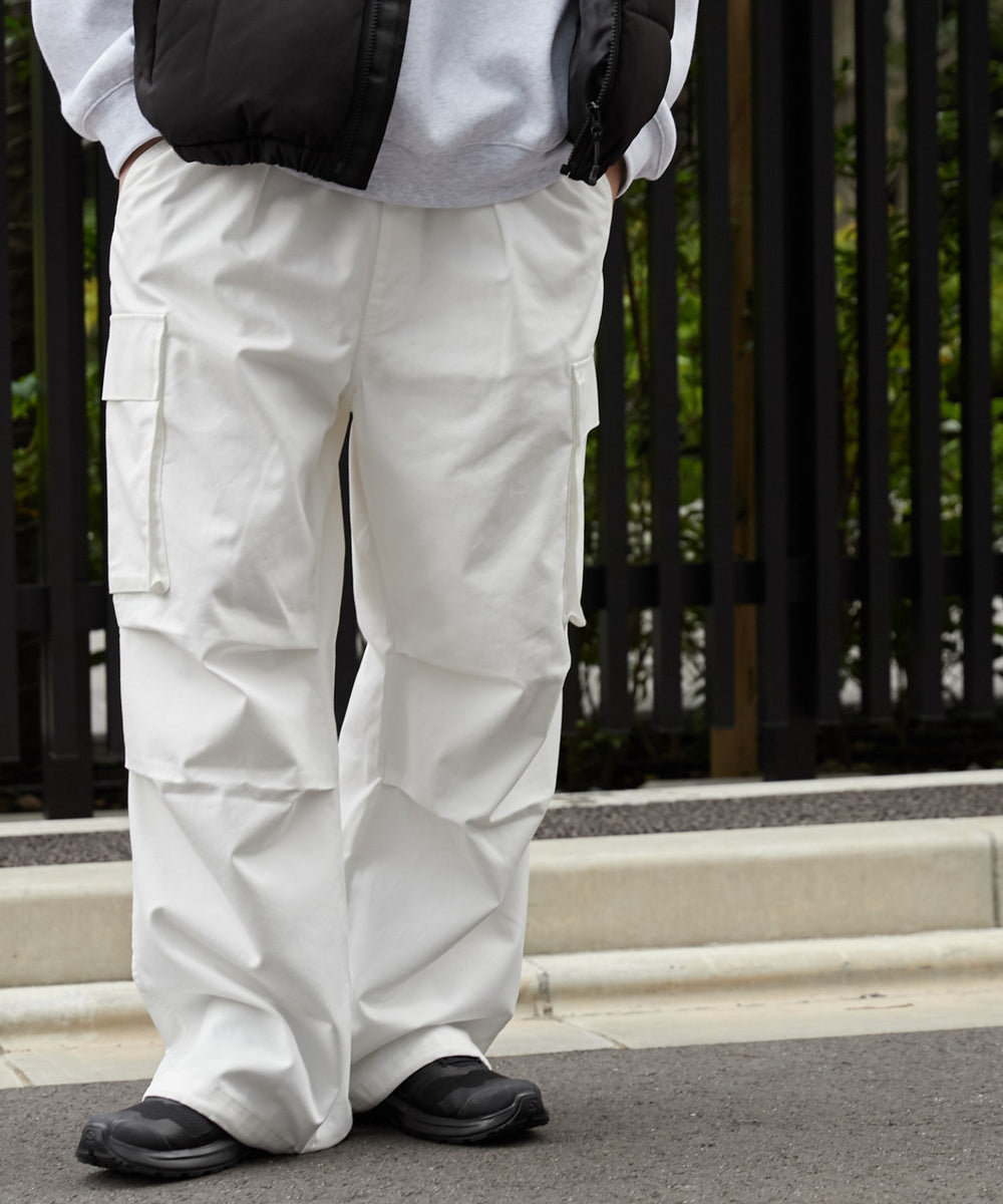 ホワイト モデル：180cm L着用