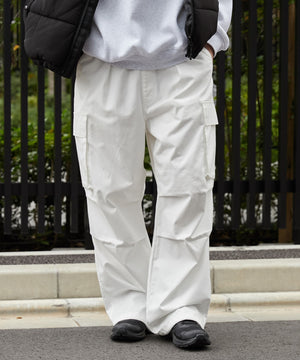 ホワイト モデル：180cm L着用