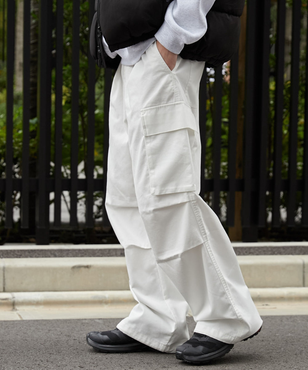 ホワイト モデル：180cm L着用