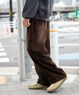 ブラウン モデル：180cm L着用