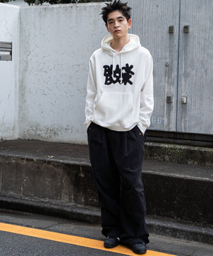 ホワイト モデル：180cm L着用