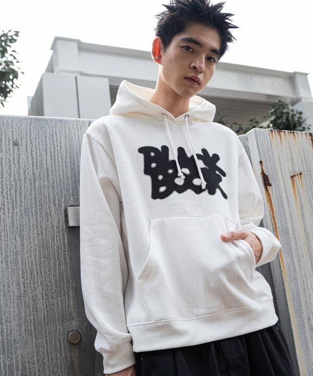 ホワイト モデル：180cm L着用