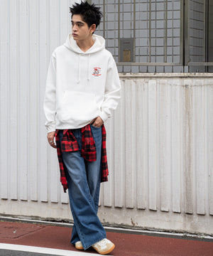 ホワイト モデル：180cm L着用