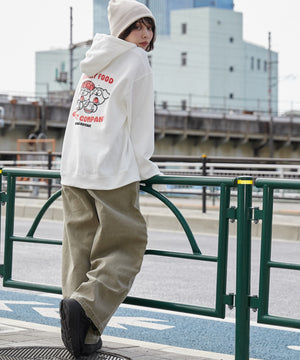 ホワイト モデル：160cm L着用