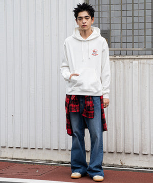 ホワイト モデル：180cm L着用