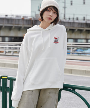 ホワイト モデル：160cm L着用