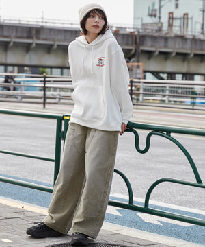 ホワイト モデル：160cm L着用