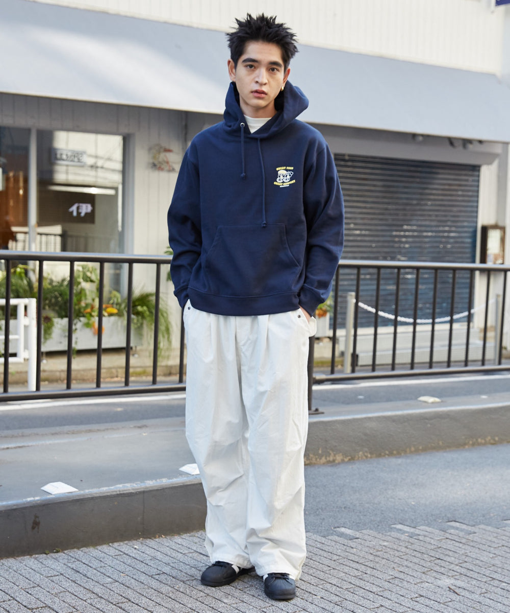 ネイビー モデル：180cm L着用