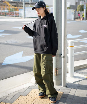 ブラック モデル：161cm L着用