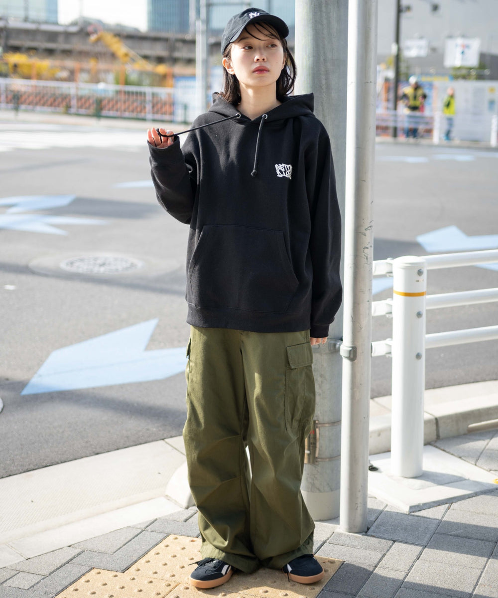 ブラック モデル：161cm L着用