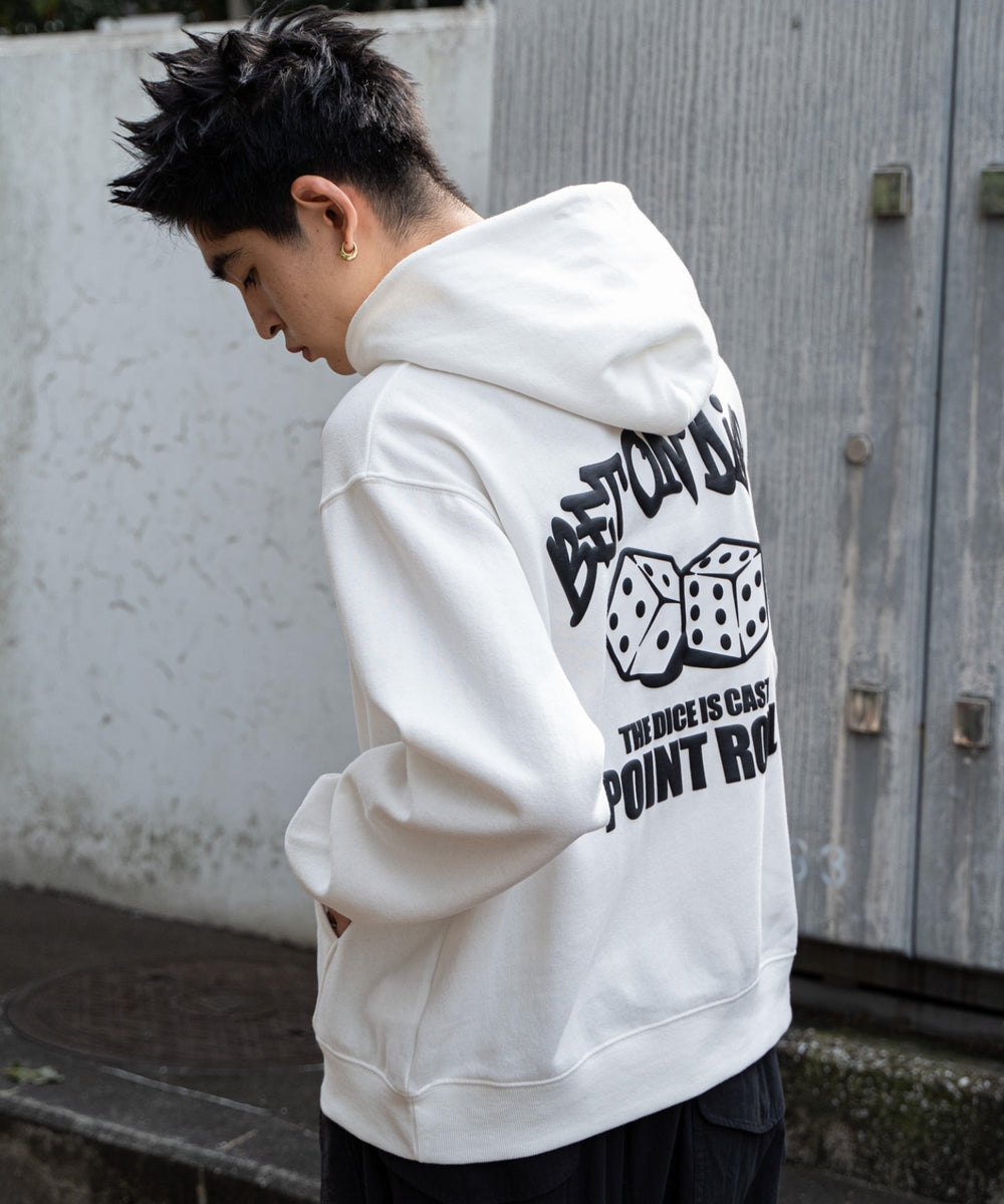 ホワイト モデル：180cm L着用