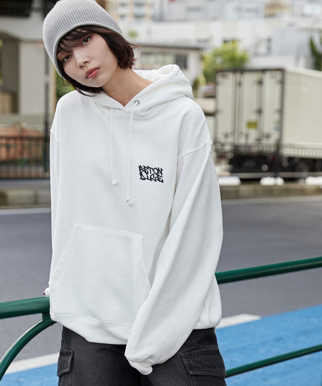 ホワイト モデル：160cm L着用