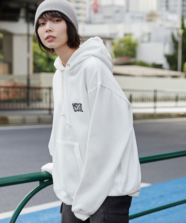 ホワイト モデル：160cm L着用