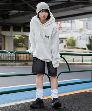 ホワイト モデル：160cm L着用