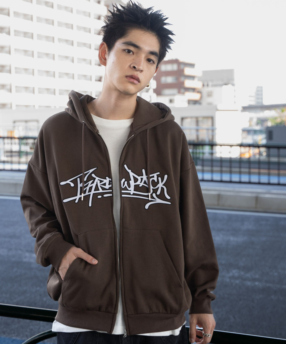 ブラウン モデル：180cm L着用