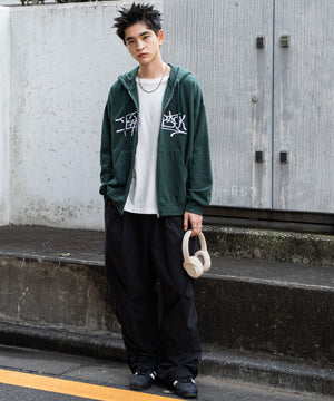 Dグリーン モデル：180cm L着用