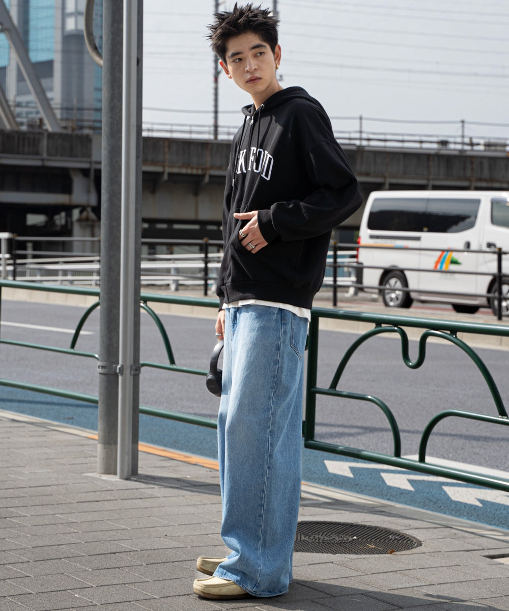 ブラック モデル：180cm L着用