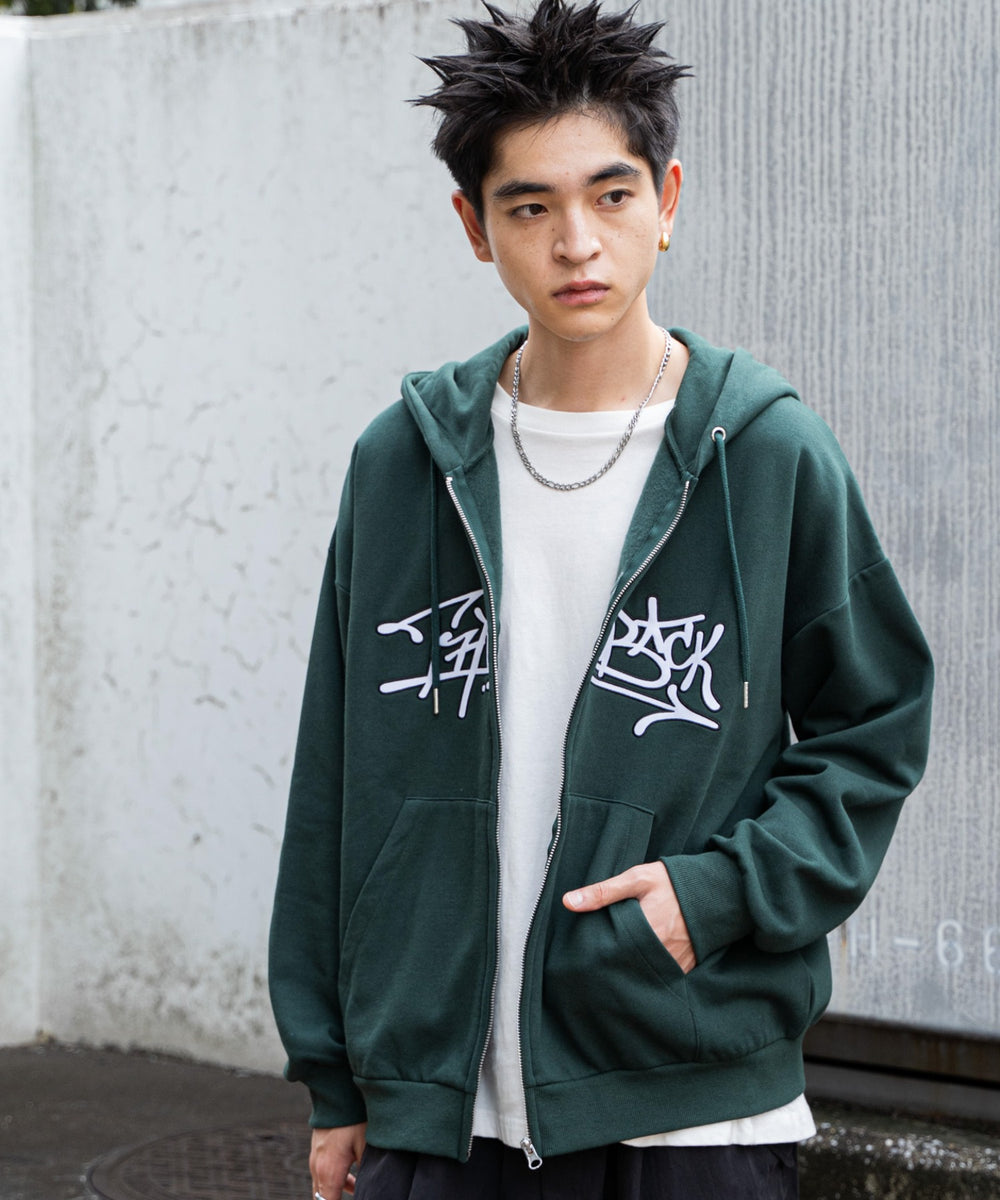 Dグリーン モデル：180cm L着用