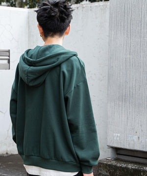 Dグリーン モデル：180cm L着用