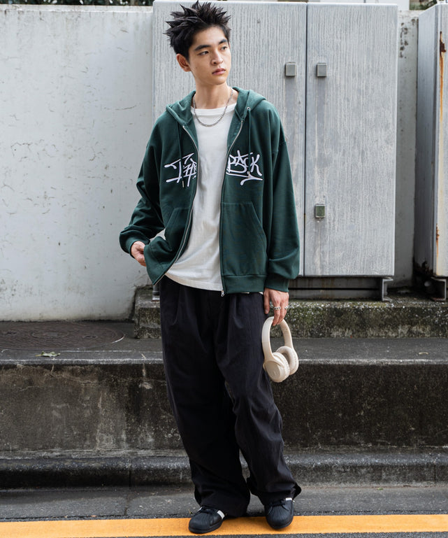 Dグリーン モデル：180cm L着用