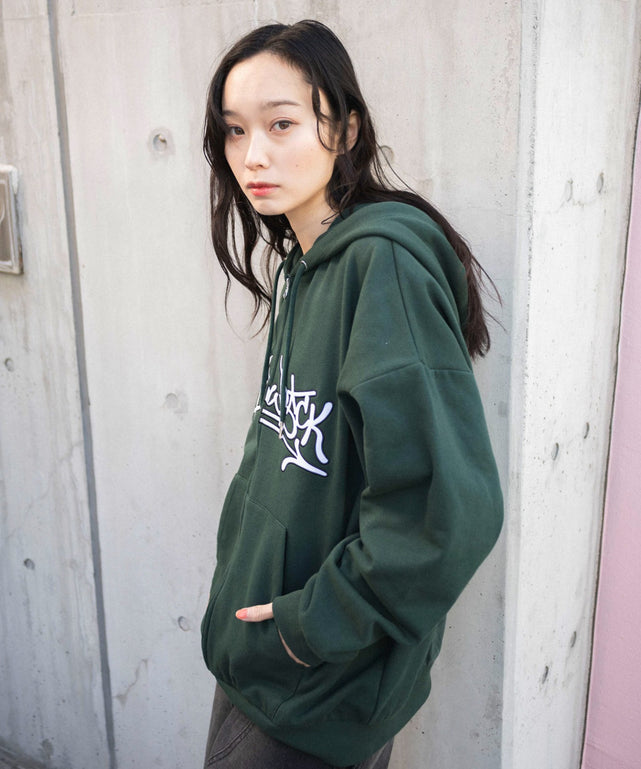 Dグリーン モデル：161cm L着用