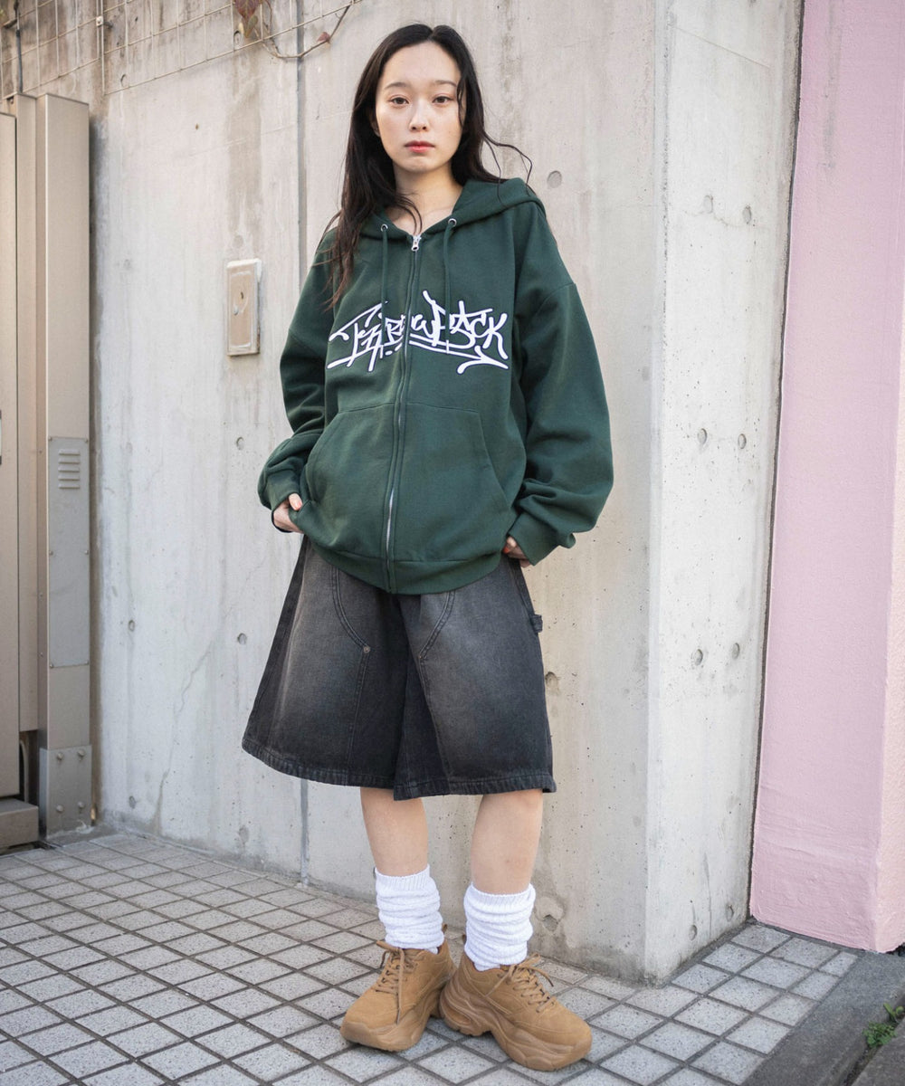 Dグリーン モデル：161cm L着用