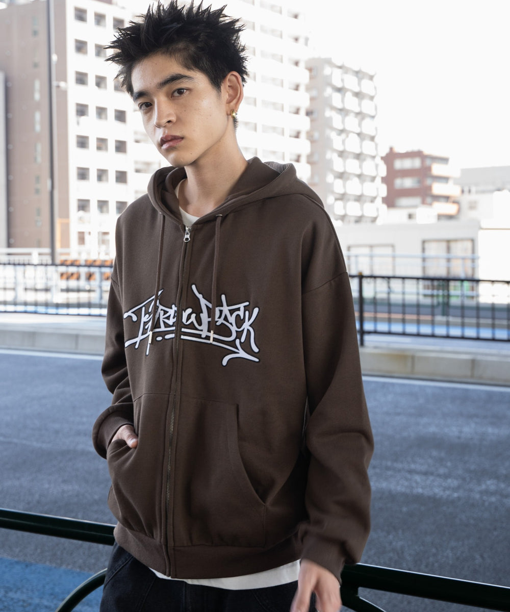 ブラウン モデル：180cm L着用