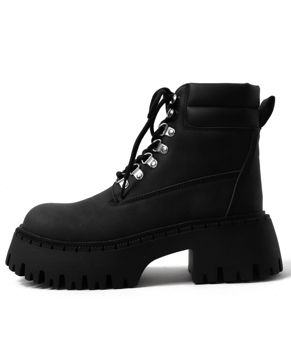 厚底トレッキングブーツ