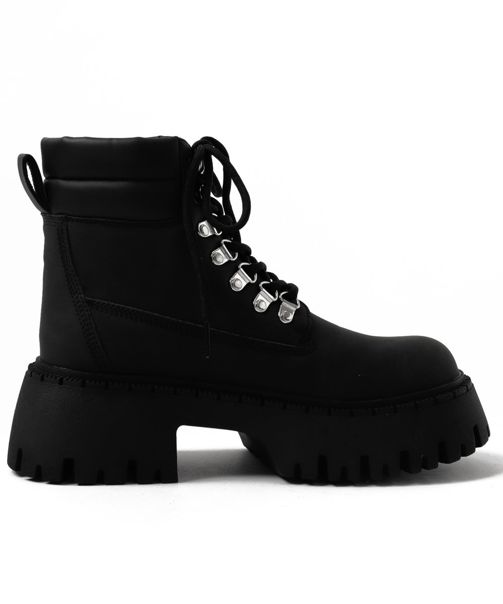 厚底トレッキングブーツ