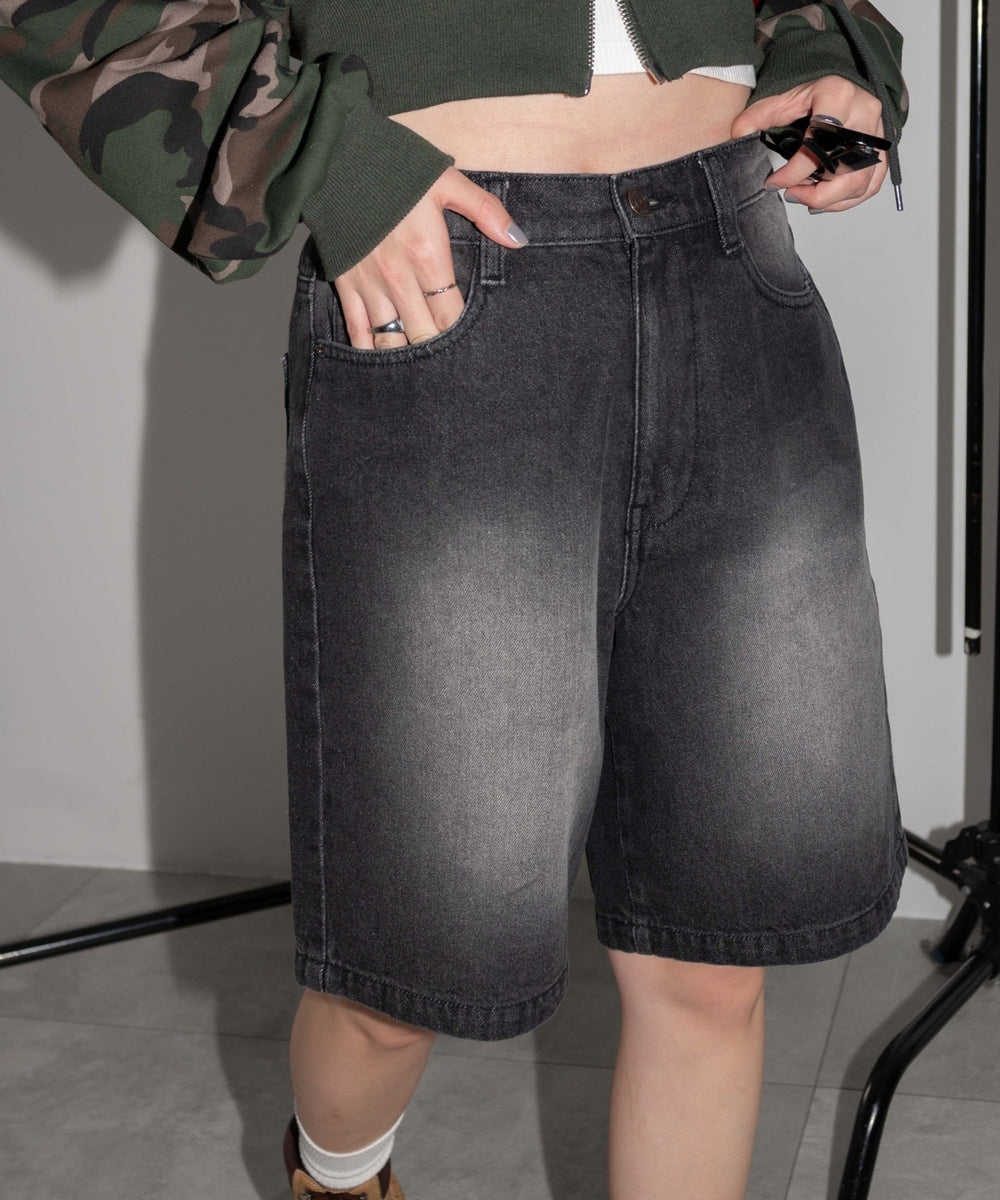 ブラックオーバーダイ モデル：155cm M着用