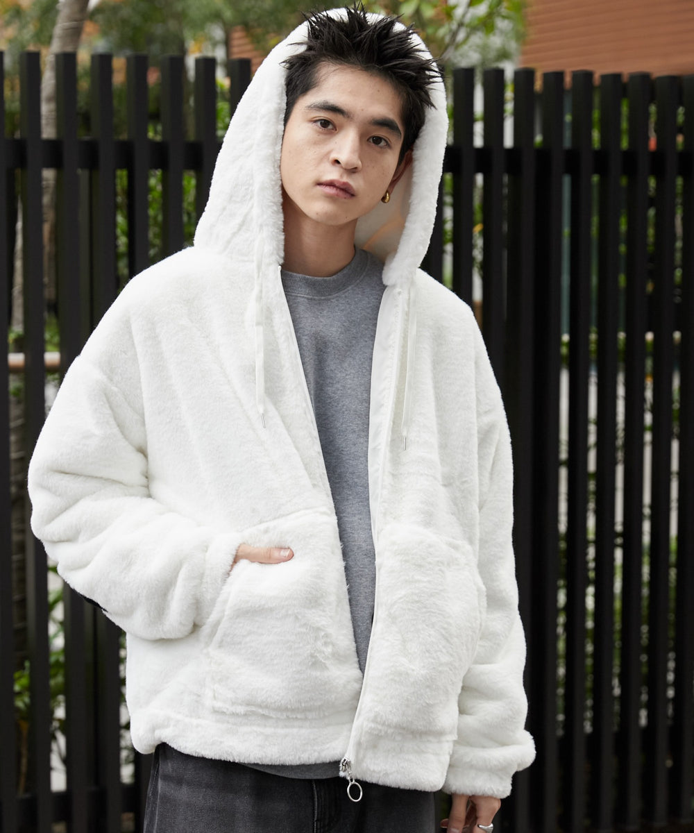 ホワイト モデル：180cm L着用