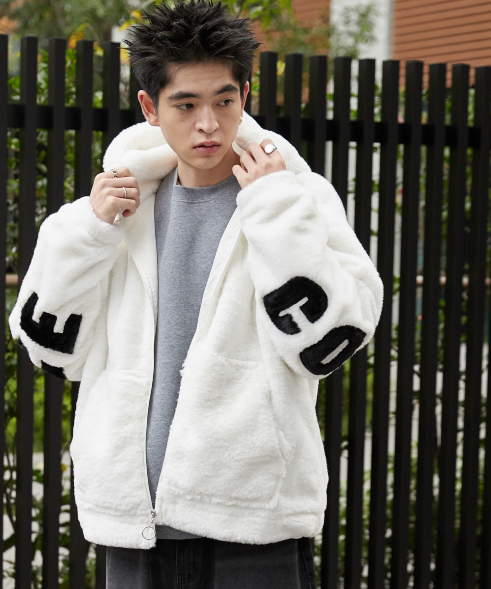 ホワイト モデル：180cm L着用