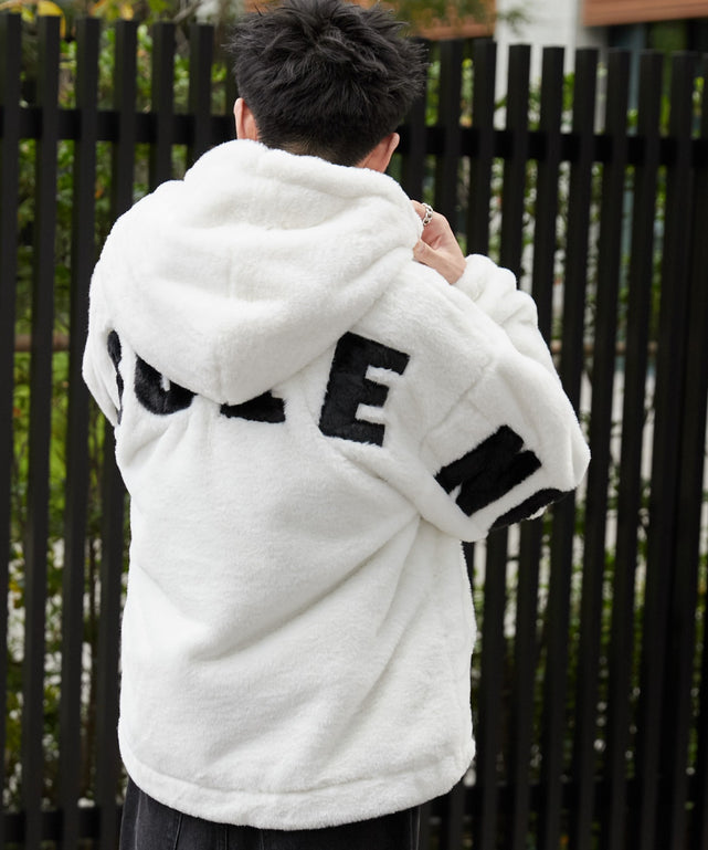 ホワイト モデル：180cm L着用