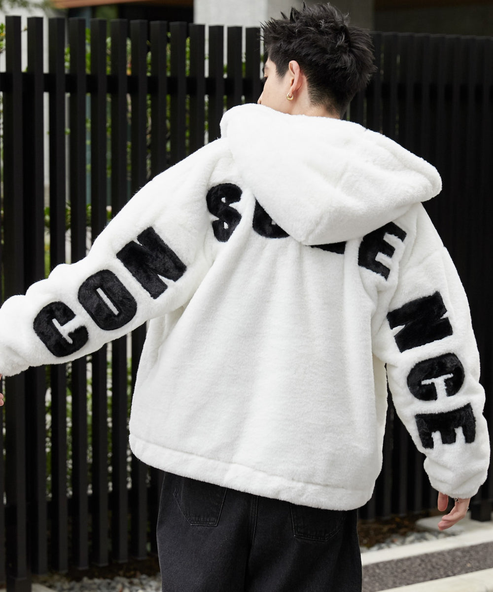 ホワイト モデル：180cm L着用