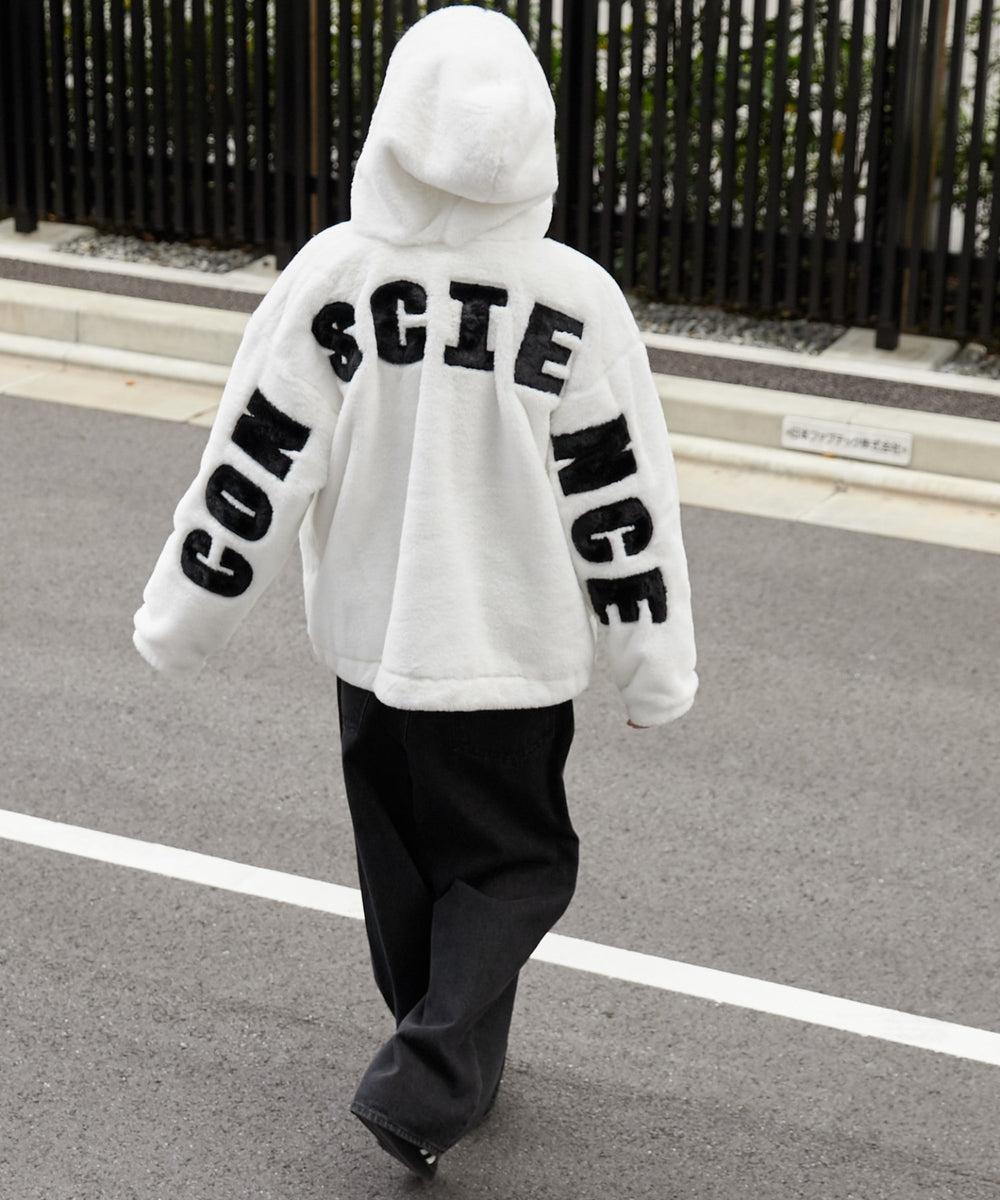 ホワイト モデル：180cm L着用