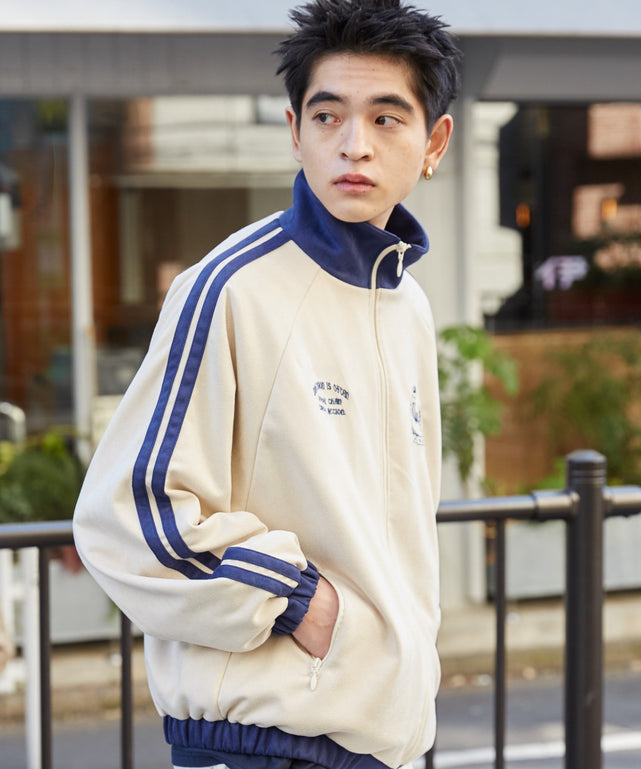 ホワイトアイボリー モデル：180cm L着用