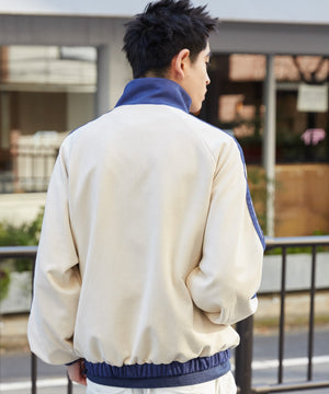 ホワイトアイボリー モデル：180cm L着用