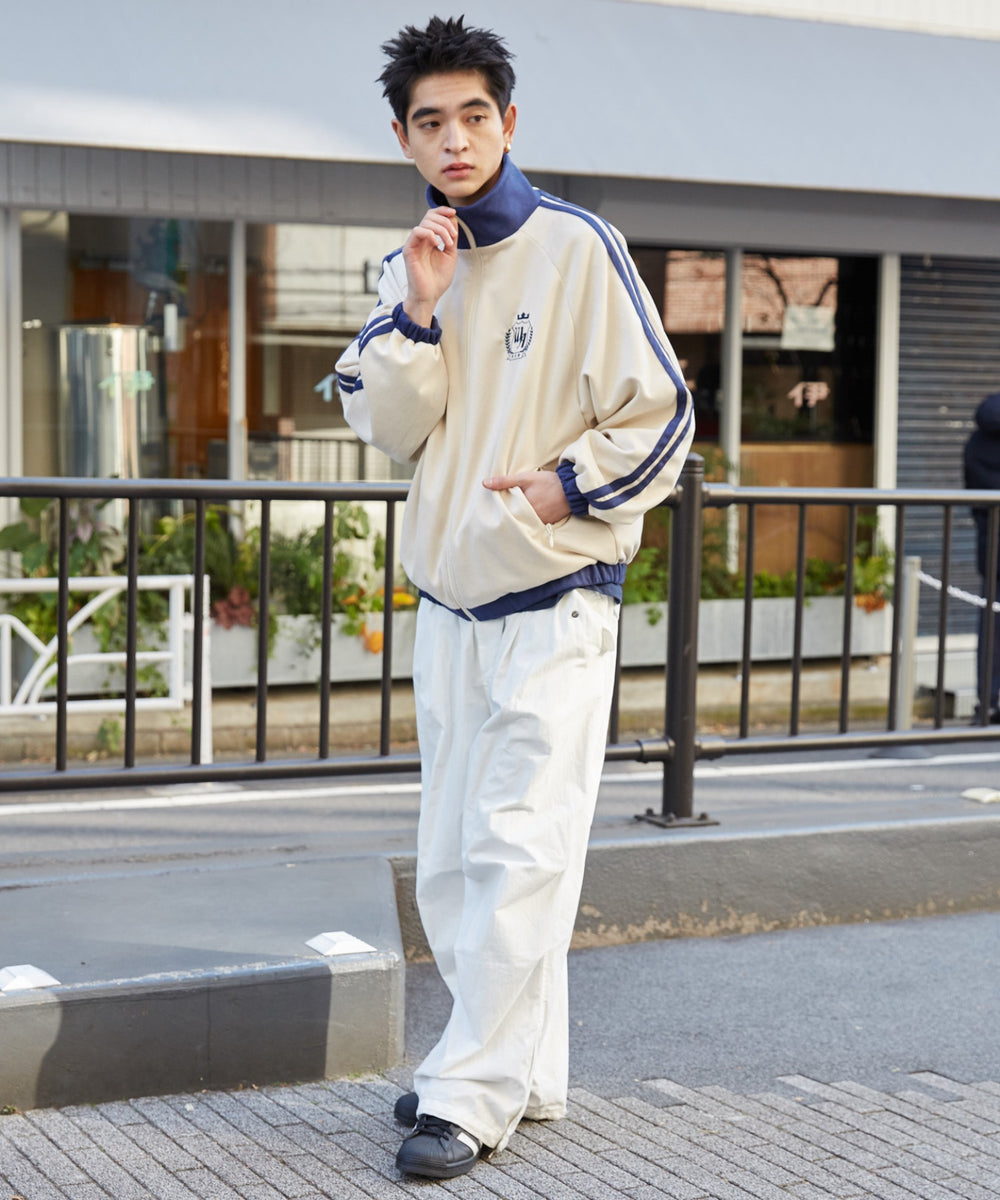 ホワイトアイボリー モデル：180cm L着用