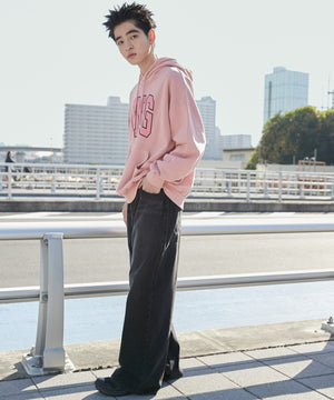 ピンク モデル：180cm L着用