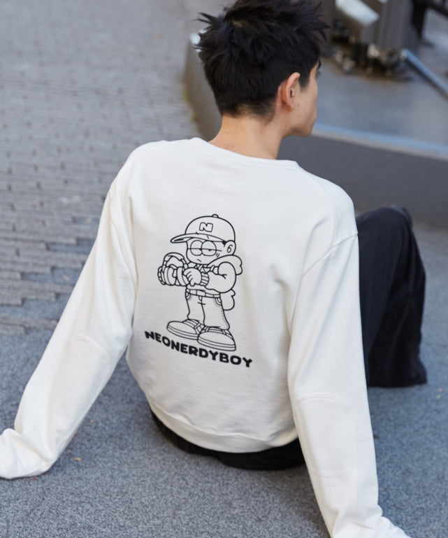 ホワイト モデル：180cm L着用