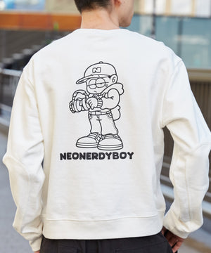 ホワイト モデル：180cm L着用